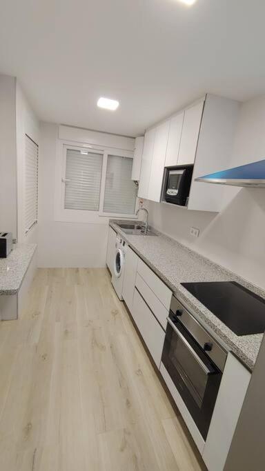 Precioso Apartamento Frente A La Playa Torre Del Mar Exteriör bild