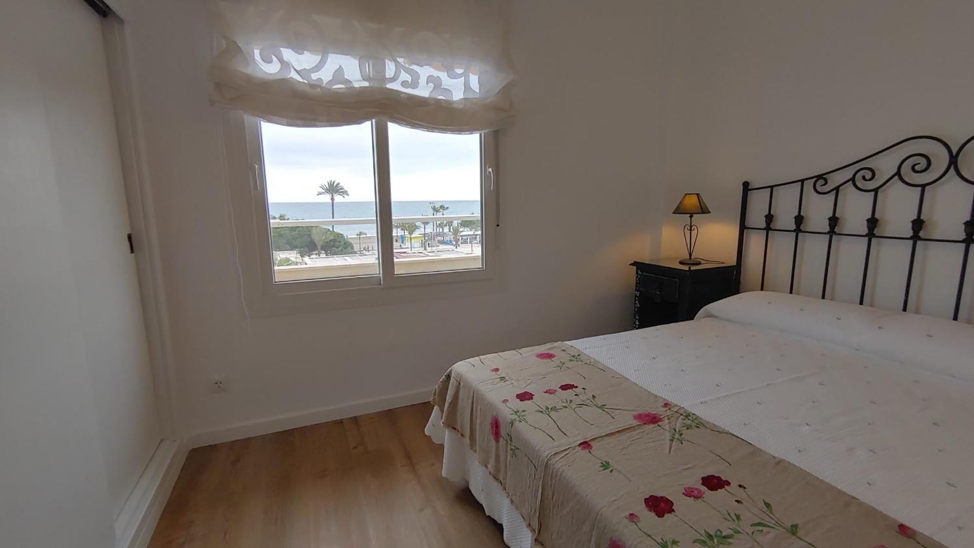 Precioso Apartamento Frente A La Playa Torre Del Mar Exteriör bild