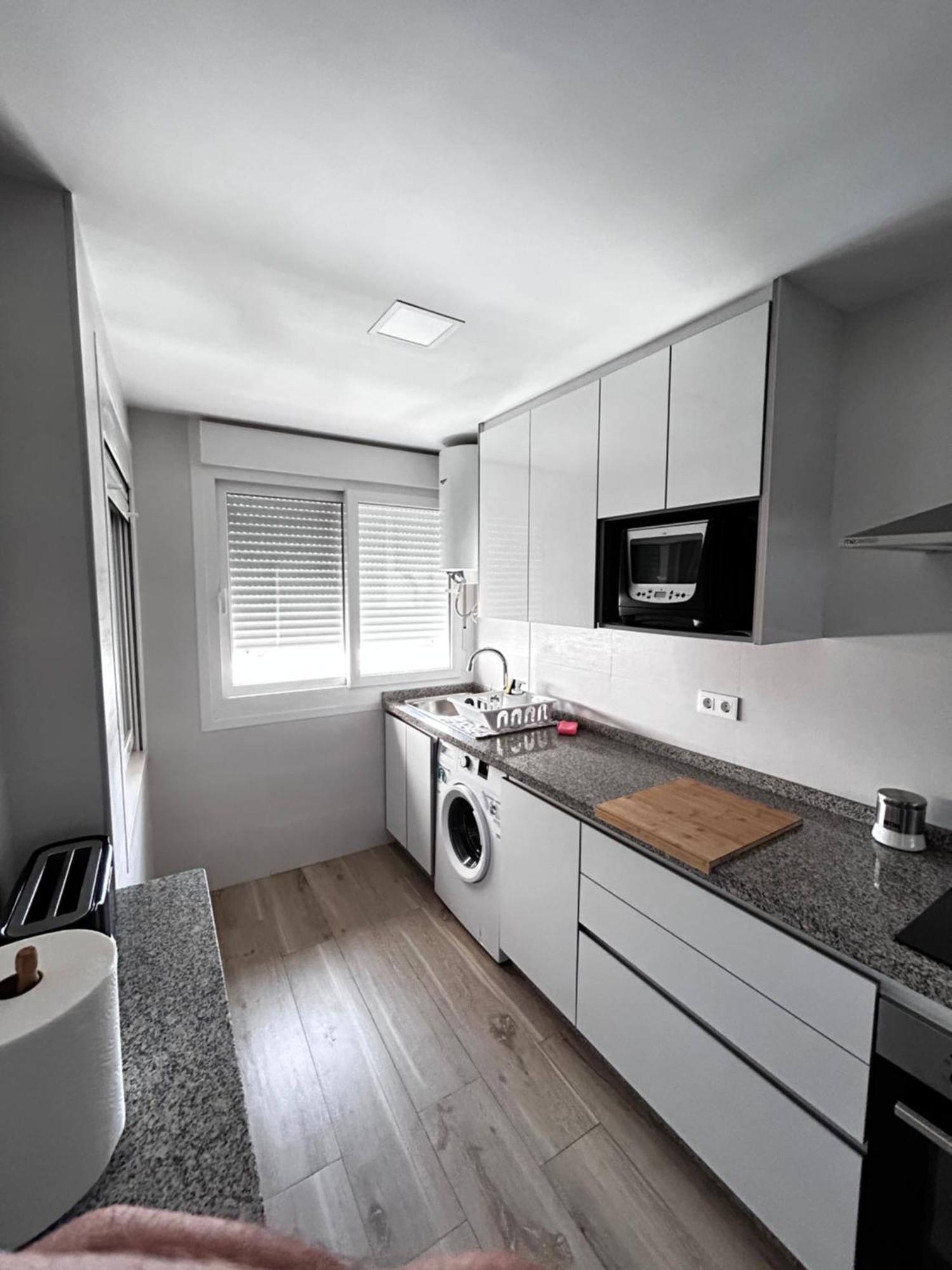 Precioso Apartamento Frente A La Playa Torre Del Mar Exteriör bild