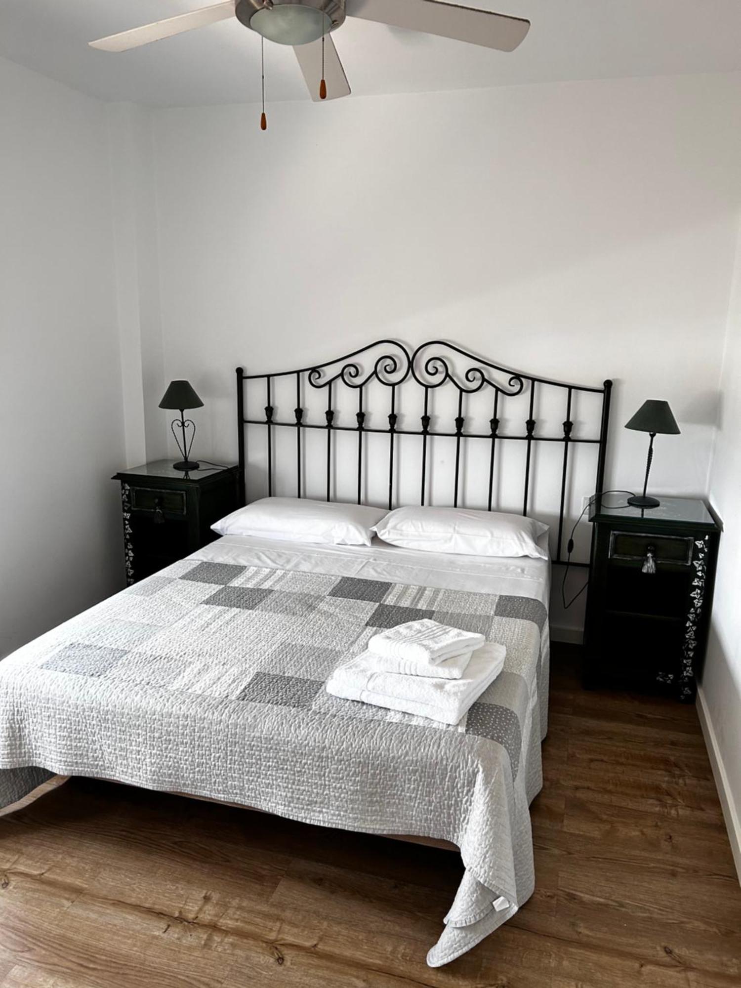 Precioso Apartamento Frente A La Playa Torre Del Mar Exteriör bild